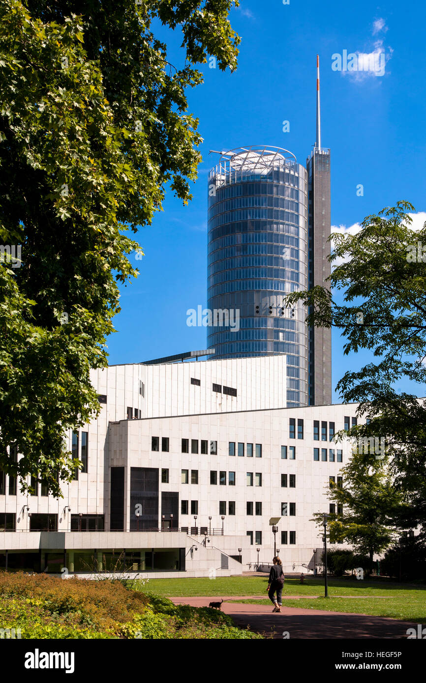 DEU, área de Ruhr, Alemania, Essen, sede central de la empresa RWE y el teatro Aalto. Foto de stock