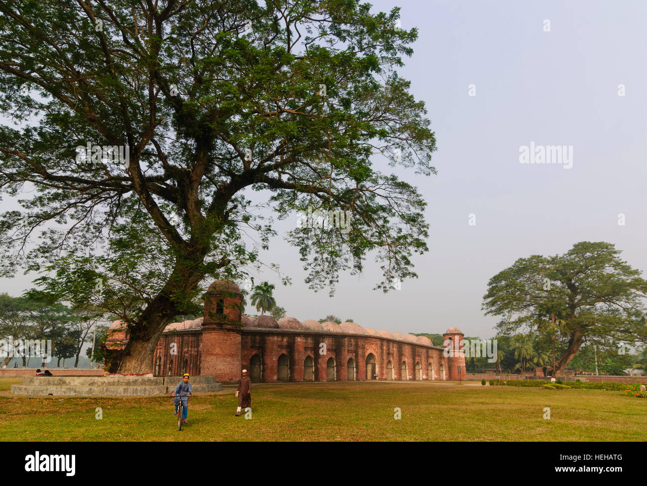 Bagerhat: Shait Gumbad - Mezquita (Sixty-Pillars mezquita), División de Khulna, Bangladesh Foto de stock