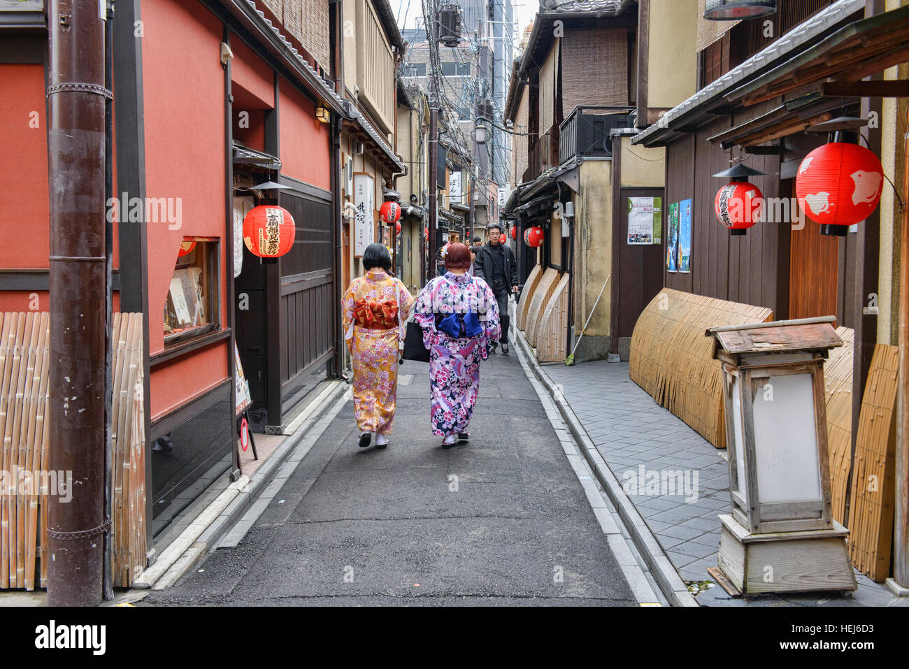 La atmósfera de las callejuelas de Gion, en Kioto, Japón Foto de stock