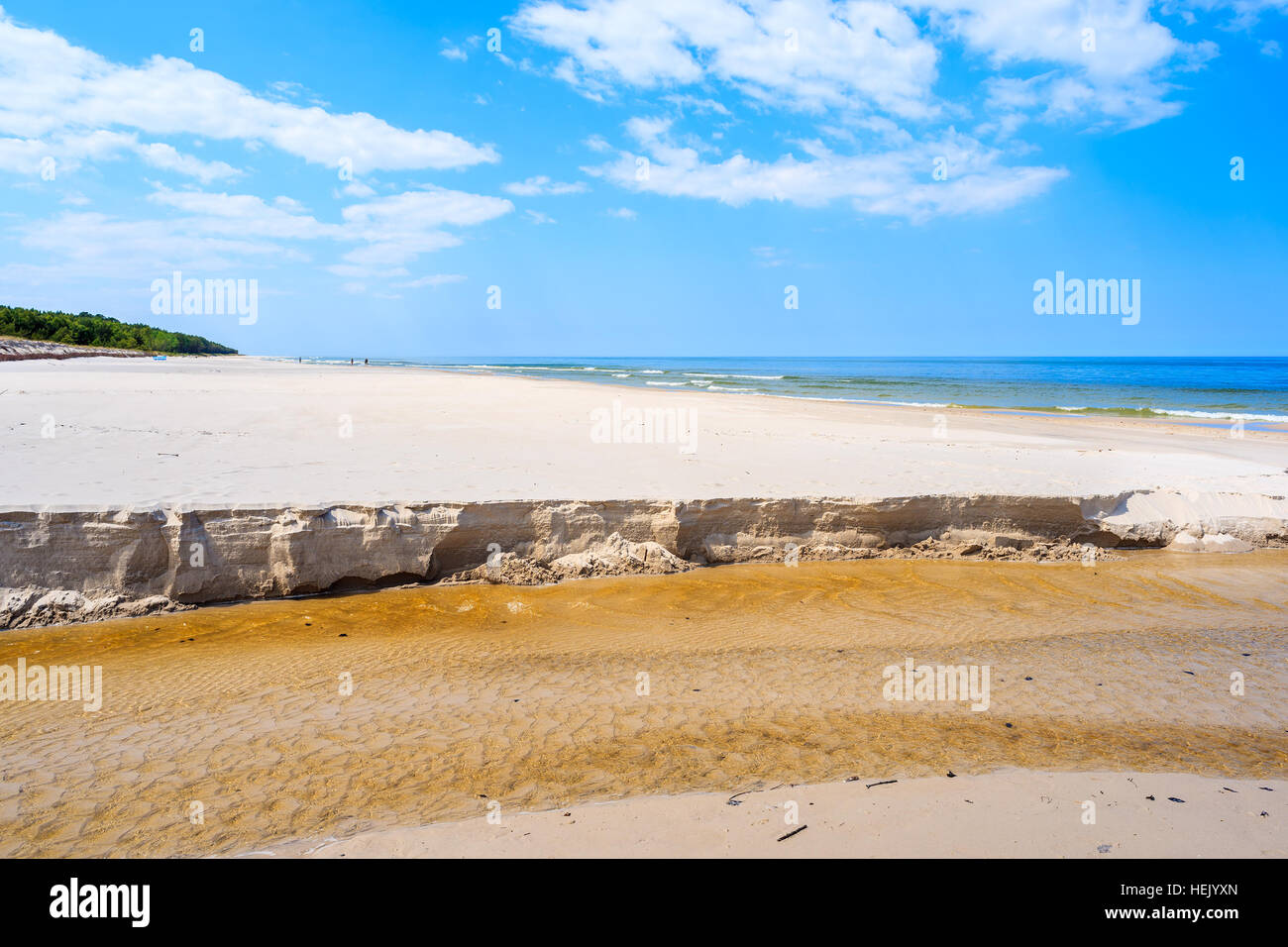 Estuario del Río Plasnica al Mar Báltico en Debki playa, Polonia Foto de stock