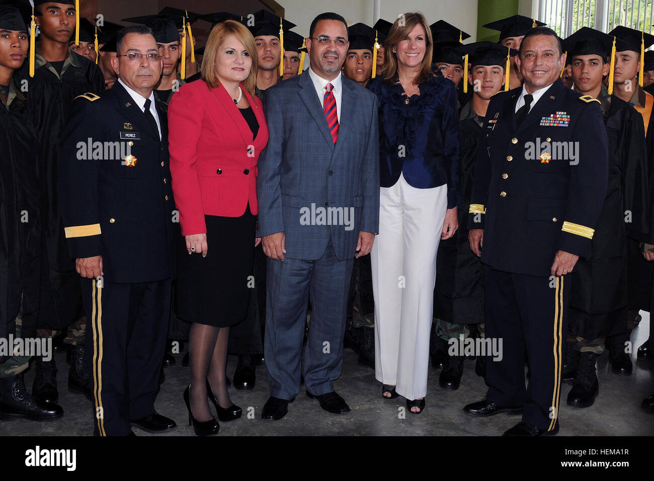 El 14 de septiembre, más de 200 estudiantes de la Guardia Nacional de Puerto  Rico Youth Challenge Academy completó la 22 semana de curso se centró en  ayudar a lograr su diploma