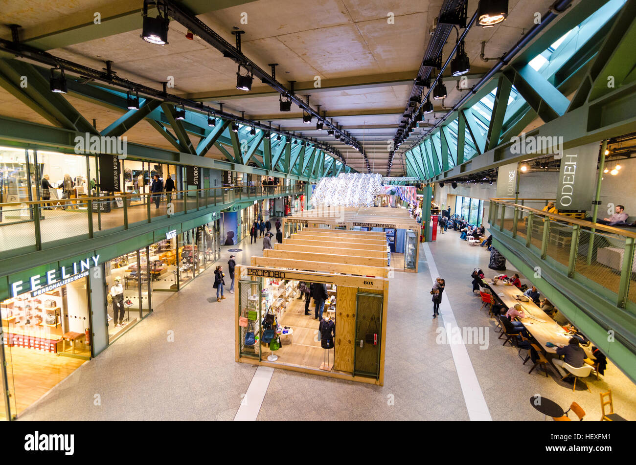 Bikini berlin mall fotografías e imágenes de alta resolución - Alamy