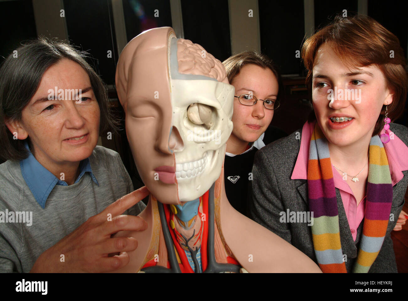 Clase de ciencias high school bath fotografías e de resolución - Alamy