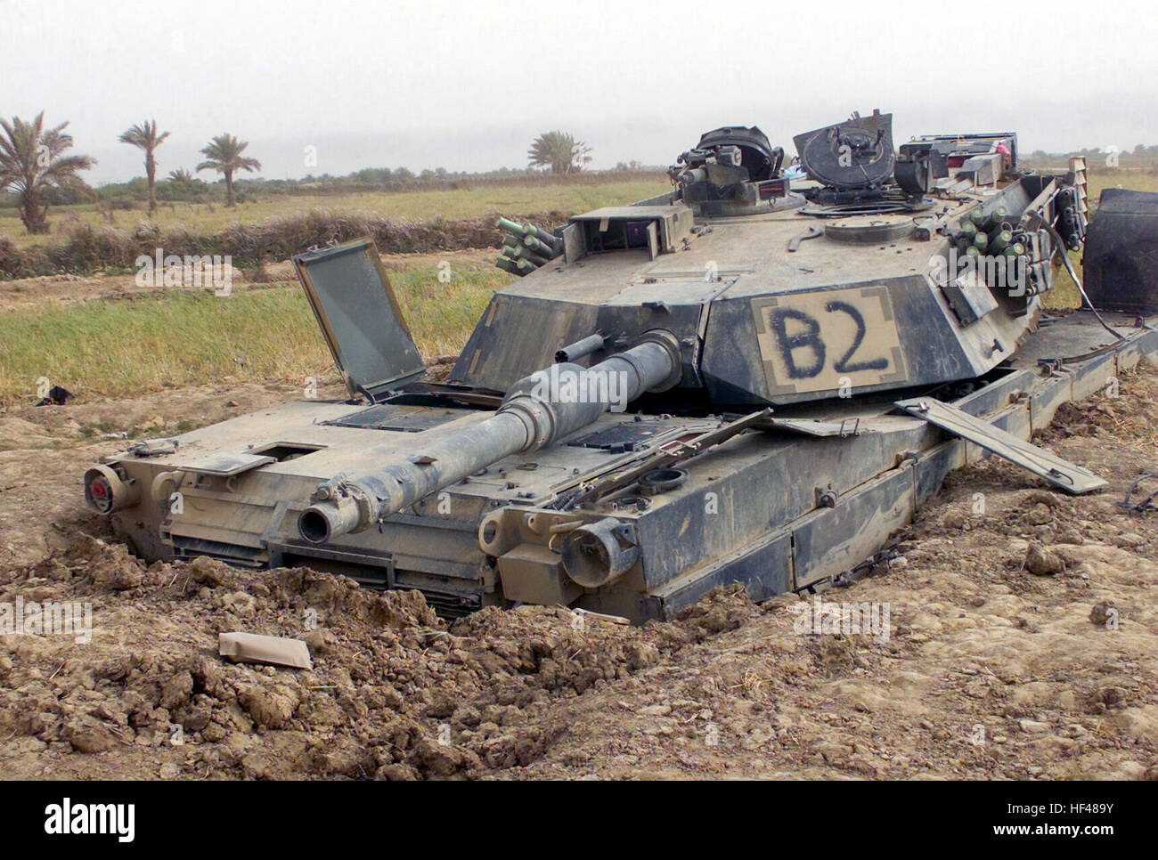 Un destruido Abrams M1A1 del tanque principal de batalla (MBT), Bravo  Company (B CO), 2º Batallón de Tanques (TKBN), cerca de Sayyid Abd, Iraq  durante la Operación Libertad Iraquí. La Operación Libertad