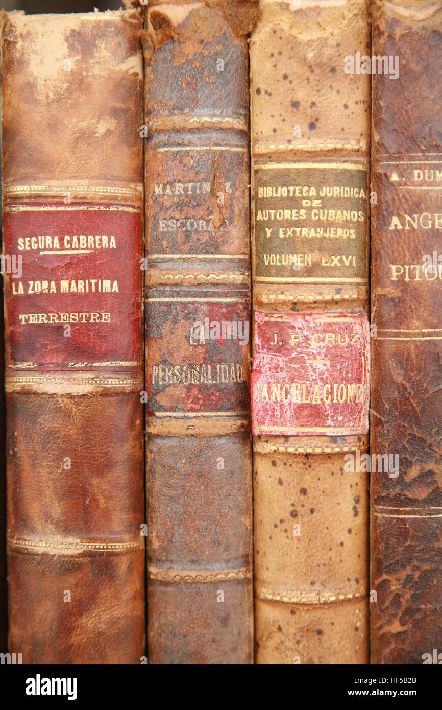 agencia Incorrecto Acción de gracias Libros antiguos para la venta en un mercado de pulgas en La Habana, Cuba,  el Caribe, América Fotografía de stock - Alamy