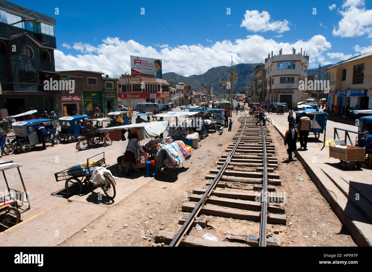 Tren de puno a cusco fotografías e imágenes de alta resolución Página