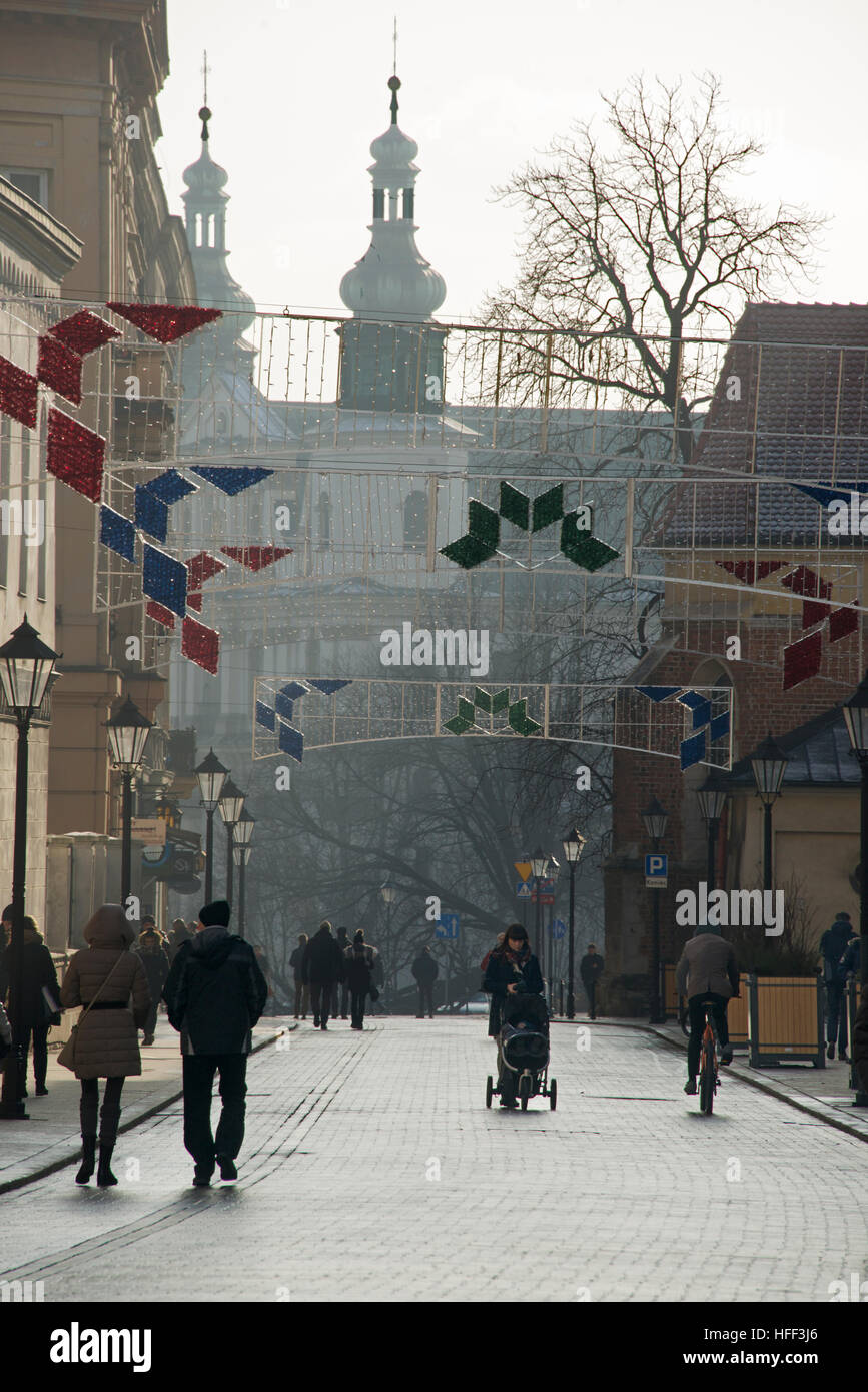 La calle Grodzka invierno en Cracovia, Polonia. Foto de stock