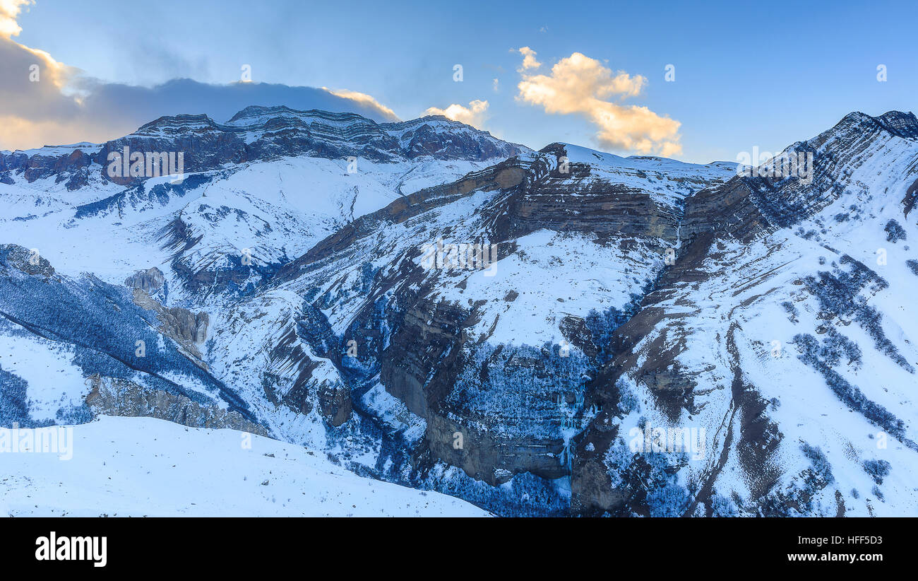 Las cascadas congeladas.Shahdag Parque Nacional.Azerbaiyán Foto de stock