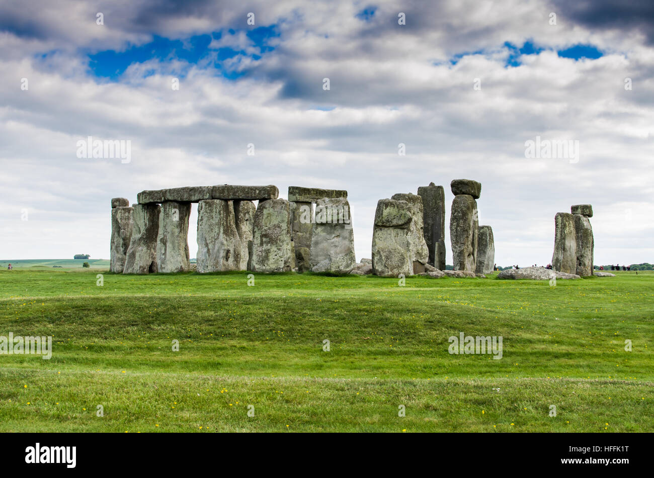 Nubes sobre Stonehenge en la llanura de Salisbury Foto de stock