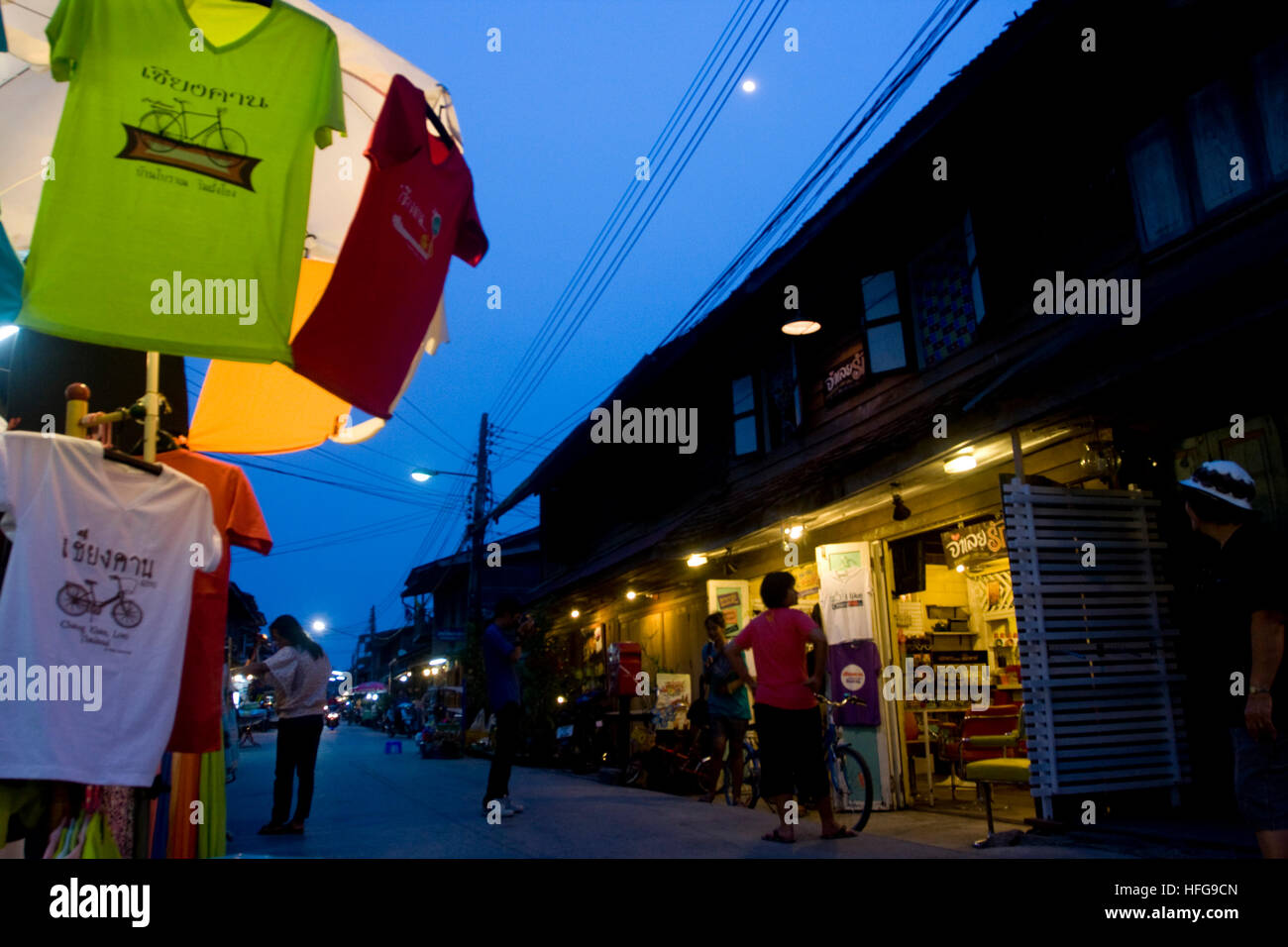 Mercado Nocturno en Chiang Khan. Foto de stock