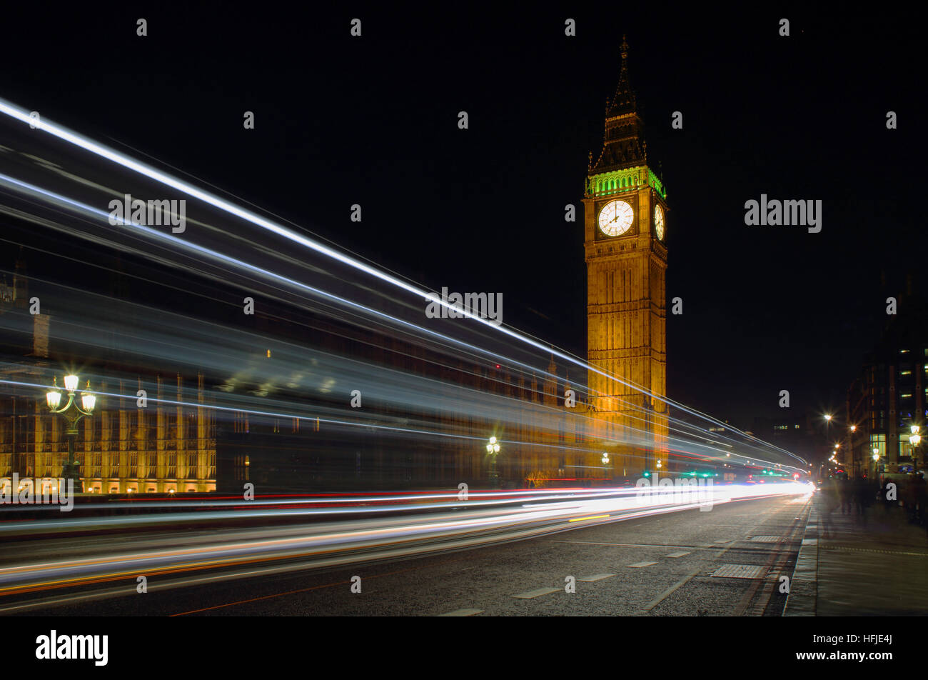 Las Casas del Parlamento, el Big Ben y la Reina Elizabeth Tower, Westminster Bridge, Londres, Gran Bretaña. Foto de stock