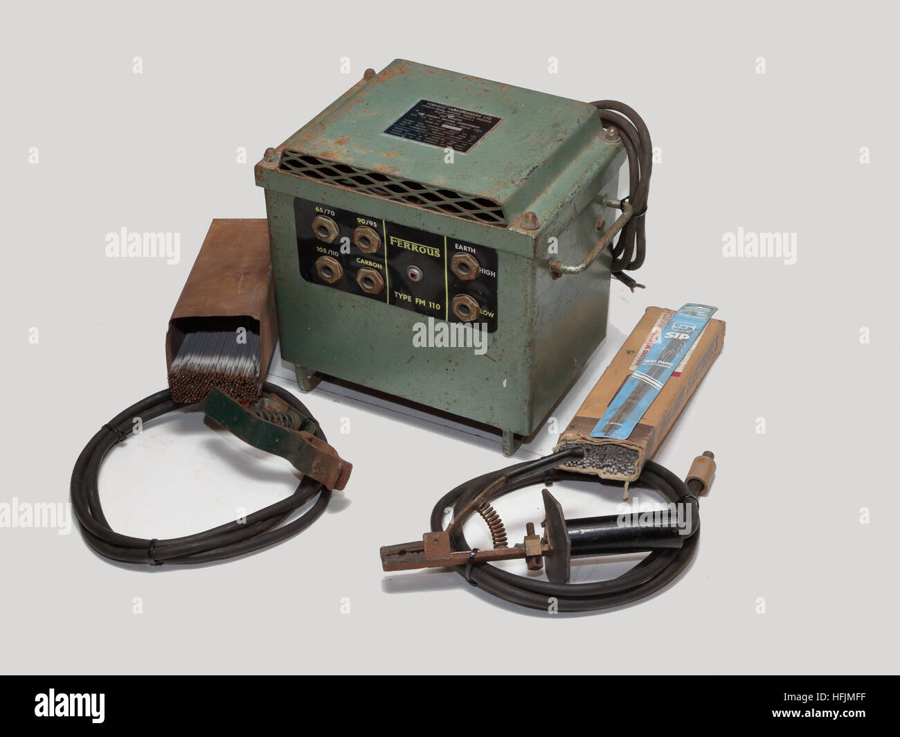Transformadores ferroso Ltd. heavy duty / soldadura de arco eléctrico y  soldadura contacto transformador de alrededor de 1970 Fotografía de stock -  Alamy