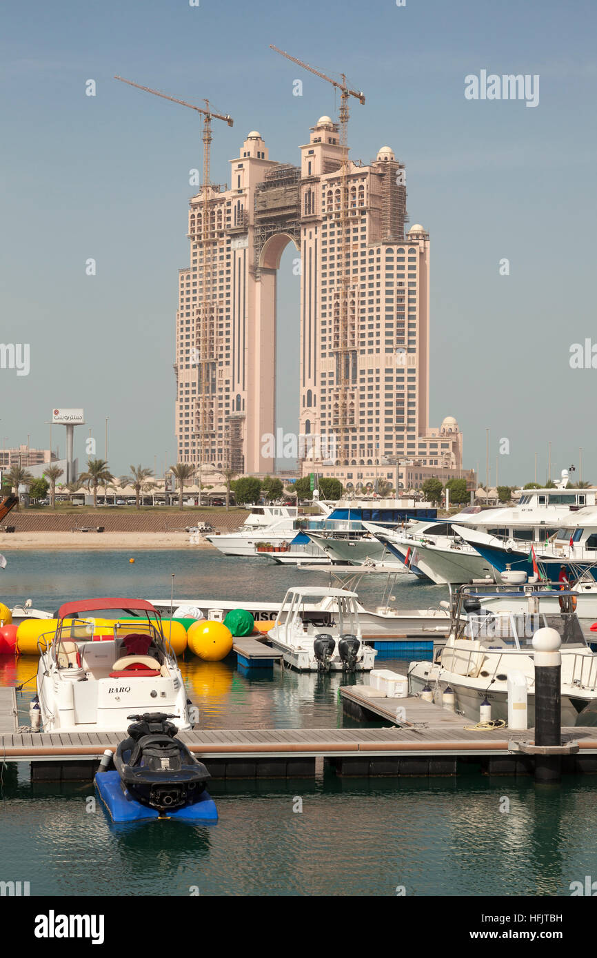 Fairmont residencias Marina en el sitio de construcción del Puerto Deportivo de Abu Dhabi Foto de stock