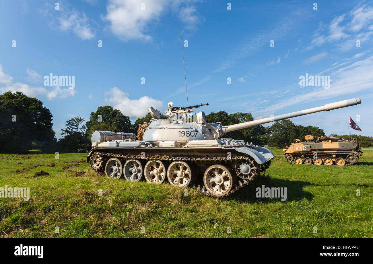 T55un tanque de batalla del ejército eslovaco, ex reserva en el ejército peruano, la combinación de colores en la pantalla para juegos en una pantalla de seguimiento de vuelo Foto de stock