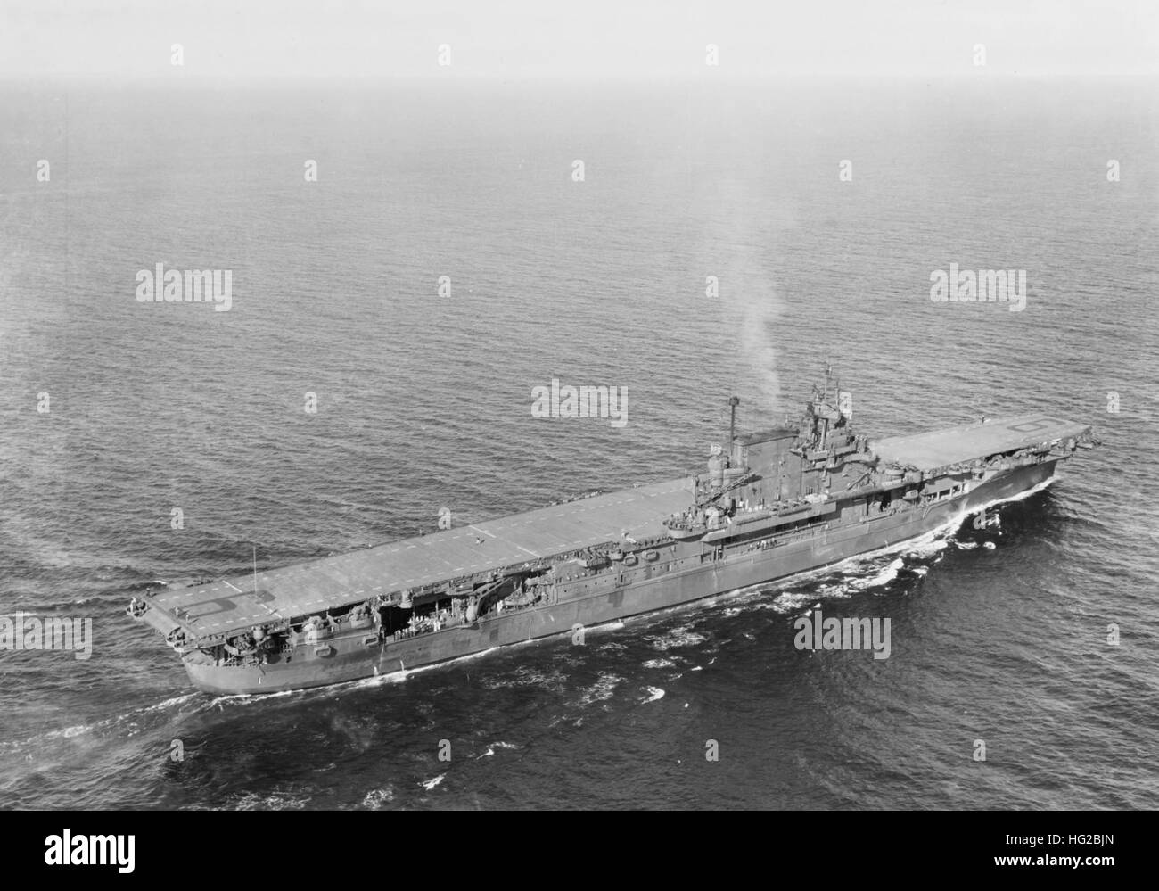 USS Enterprise (CV-6) en curso en Puget Sound, septiembre de 1945 Foto de stock