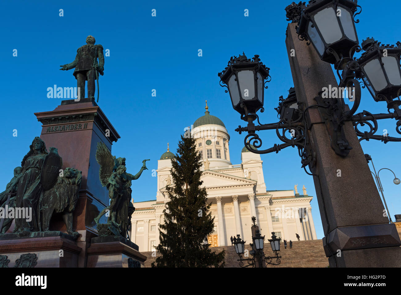 Alexander II monumento Plaza del Senado y la Catedral de Helsinki, Finlandia Foto de stock