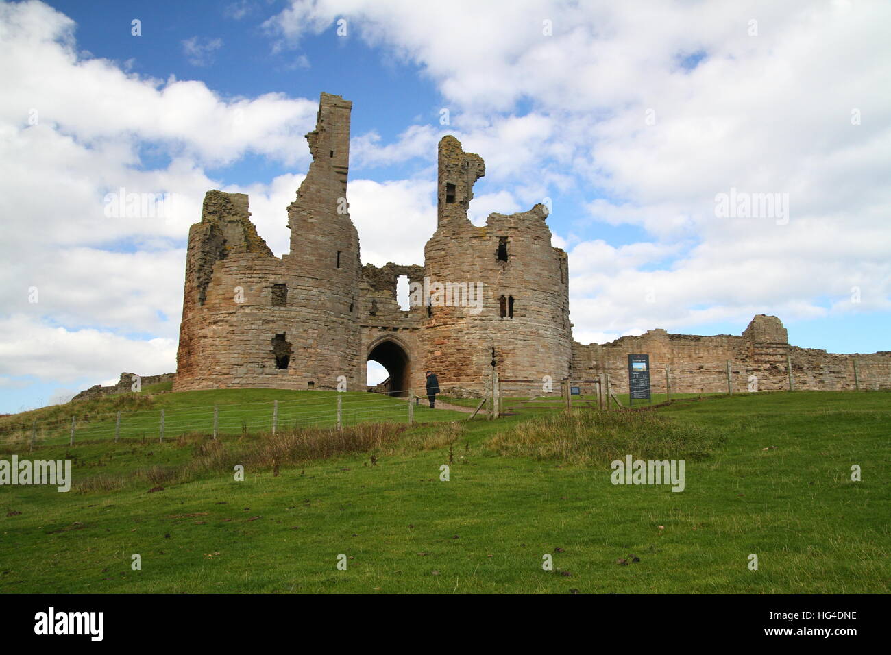 Castillo cerca de Dunstanburgh Craster, Northumberland Foto de stock