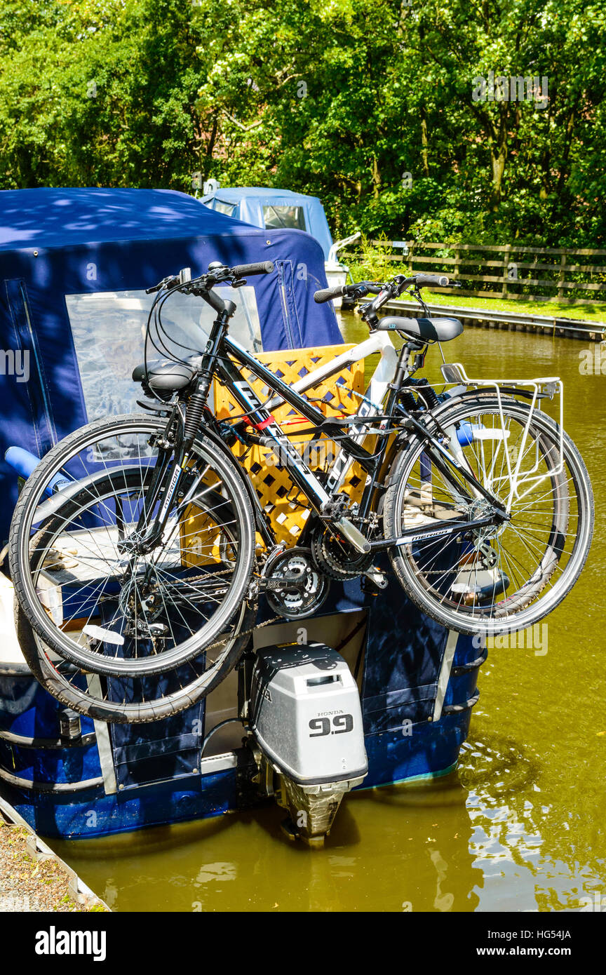 Boat with bike fotografías e imágenes de alta resolución - Alamy