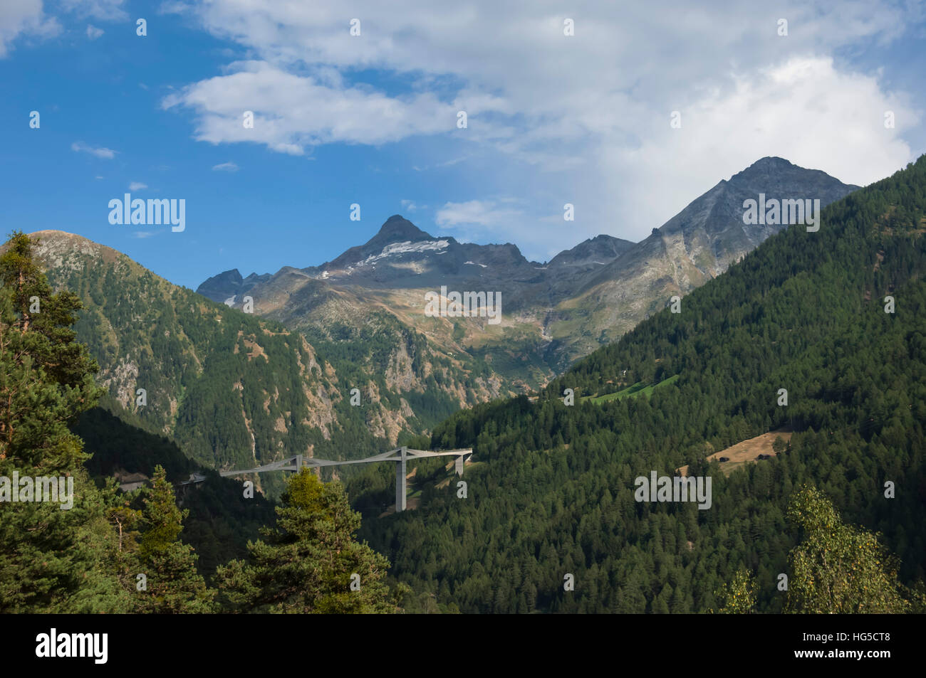 Ganter Puente en el paso del Simplon, Suiza Foto de stock