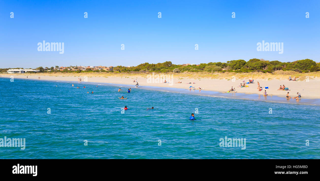 Coogee Beach en un día de verano. Foto de stock