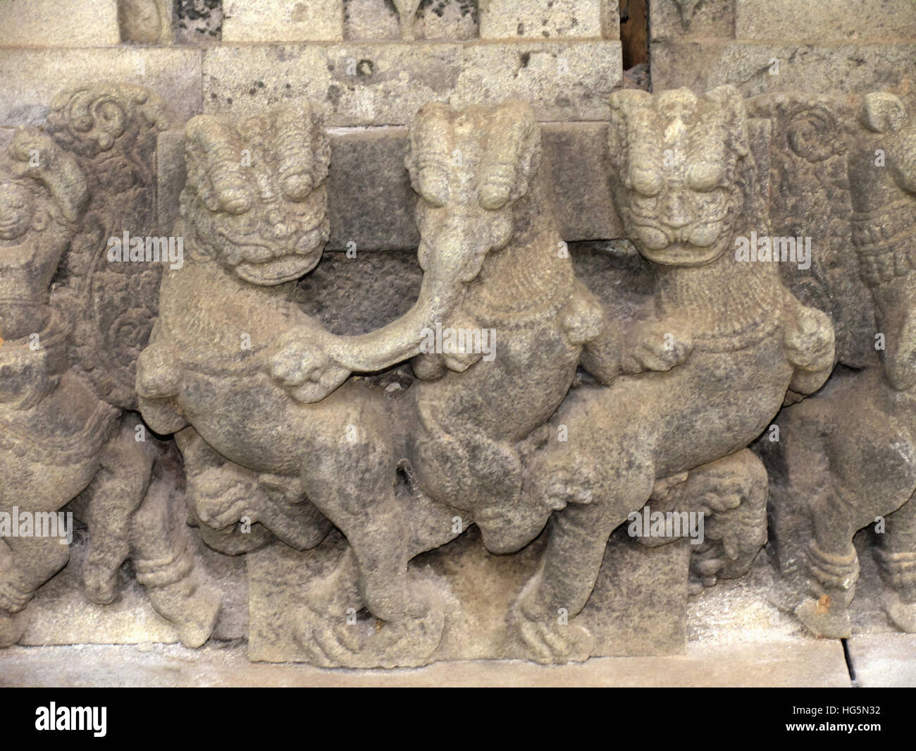 Tallados en pilares del Templo Rajarajeshwari, Kannur, Kerala, India Foto de stock