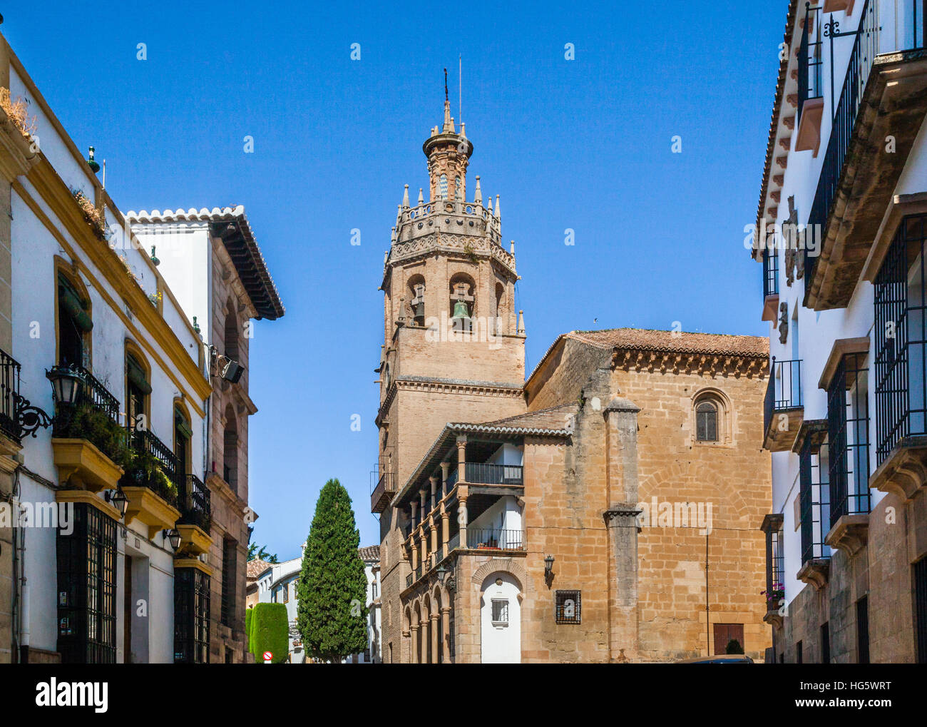 España, Andalucía, provincia de Málaga, Ronda, Iglesia de Santa María la Mayor (Parroquia Santa Maria alcalde), originalmente una mezquita musulmana del siglo XIV. Foto de stock