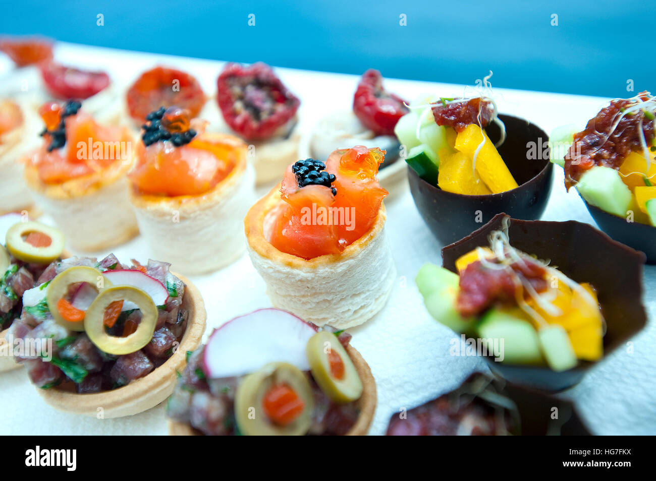 Canapés parte alimentos Foto de stock