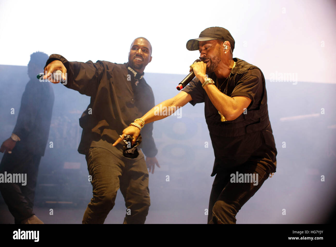 (L-R) Desiigner, Kanye West y Big sean de G.O.O.D Music realice en Hot 97 Summer Jam 2016 en el estadio Metlife en East Rutherford, Nueva Jersey. Foto de stock