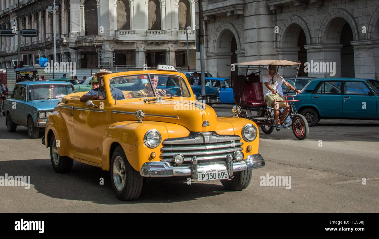 Coches clásicos Americanos, La Habana, Cuba Foto de stock