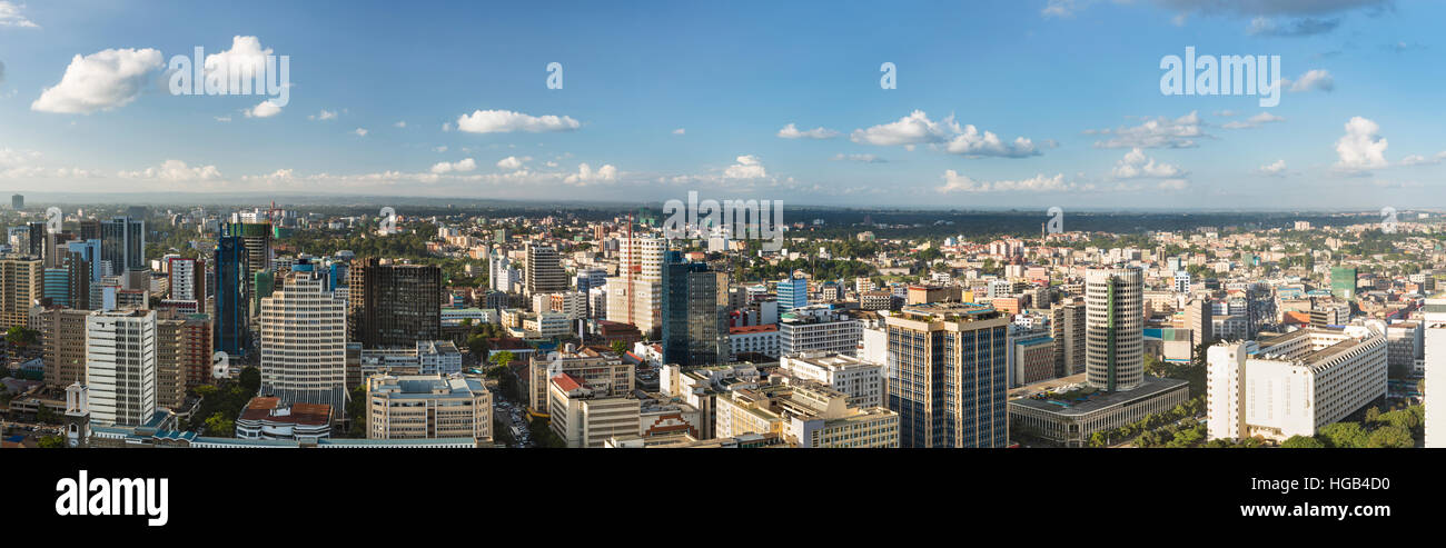 Vista panorámica del distrito central de negocios de Nairobi, Kenia, desde un punto de observación alto Foto de stock
