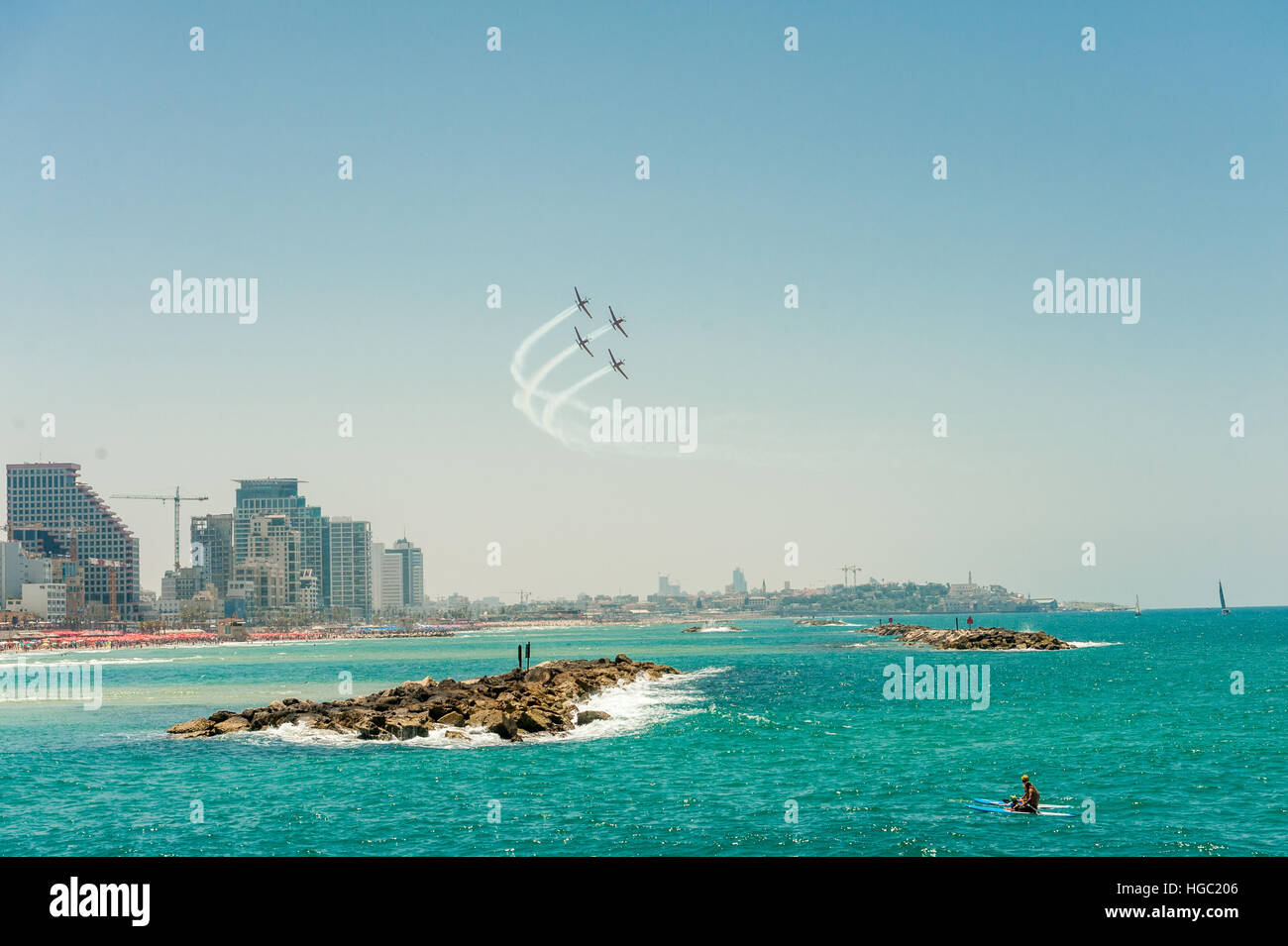 Israel, Tel Aviv-Yafo, Airshow, día de la independencia, Yom haatsmaout, paisaje urbano Foto de stock