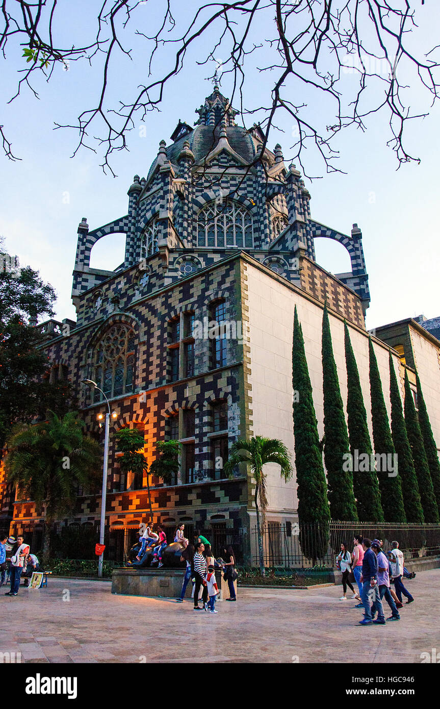 La plazoleta de las Esculturas (Plaza de las Estatuas) en Medellín Foto de stock