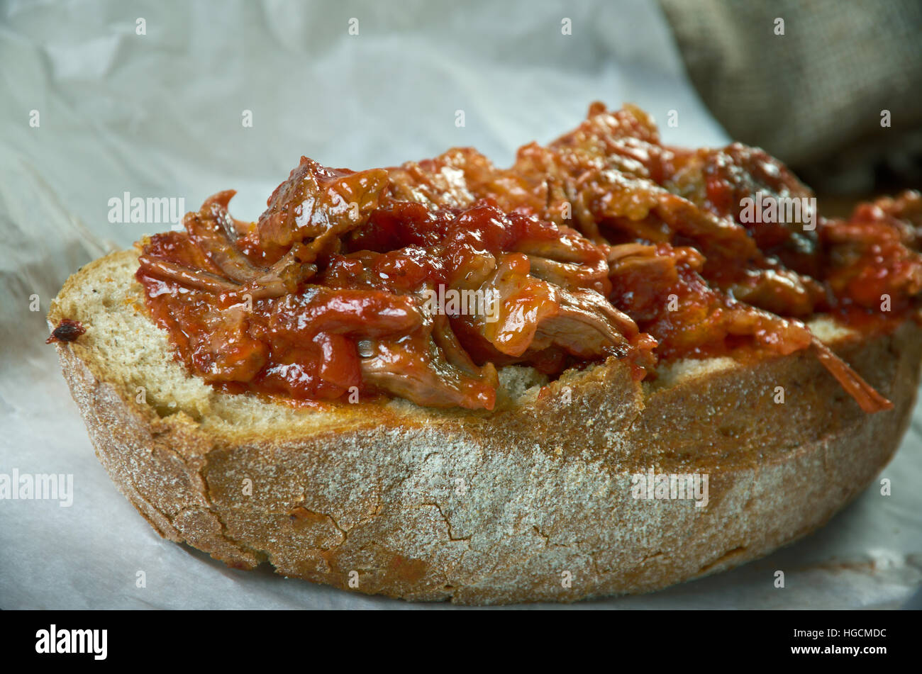 Carne Manhattan dish compuesta de carne asada y salsa en la Ciudad de Nueva   americana Fotografía de stock - Alamy