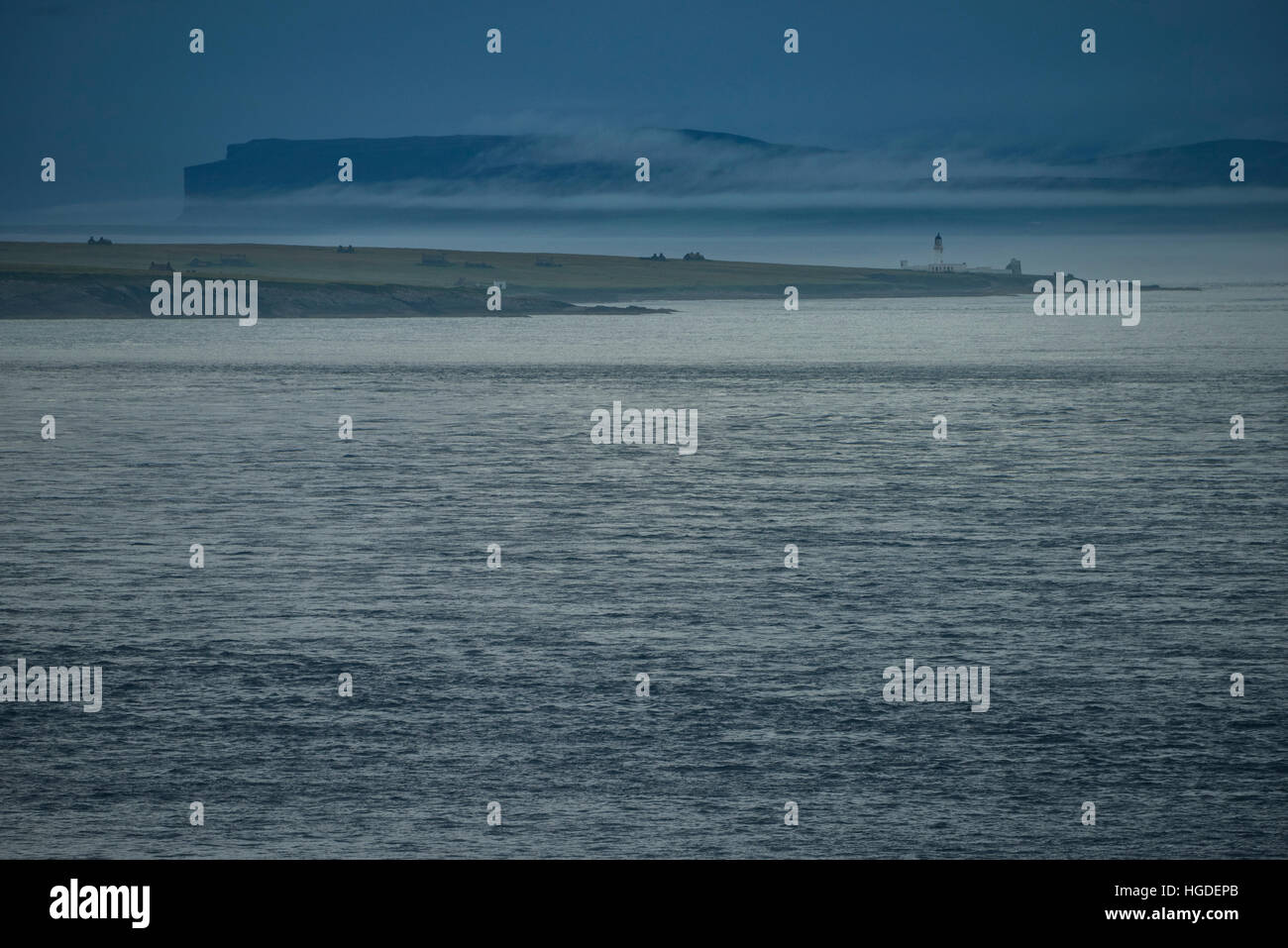 Escocia, el Altiplano, la Isla de Skye, John O'Groats, Duncansby Head para ver Orney islands Foto de stock