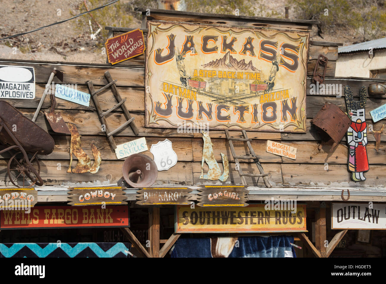 Oatman, Arizona, EE.UU., la Ruta 66, Jackass Junction, almacenar Foto de stock