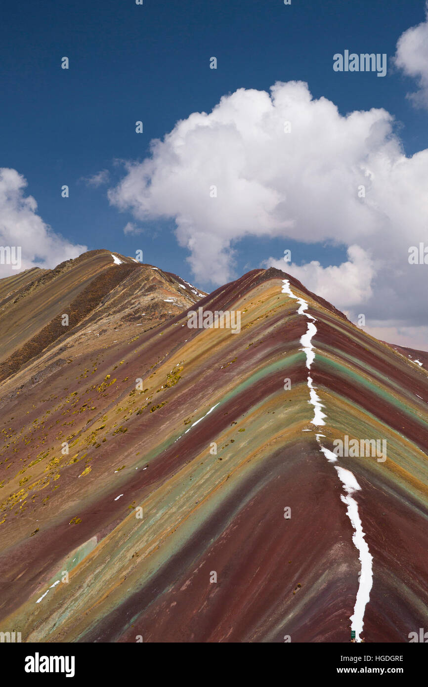 Rainbow Montañas 5000 ms cerca de Checacupe, Foto de stock