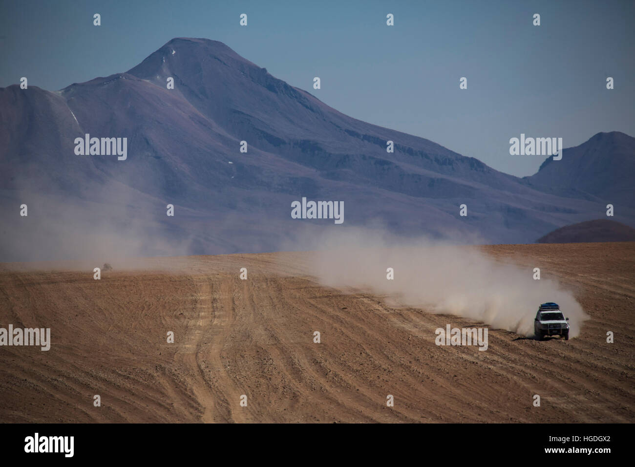 Conducir en el desierto de Siloli, Foto de stock