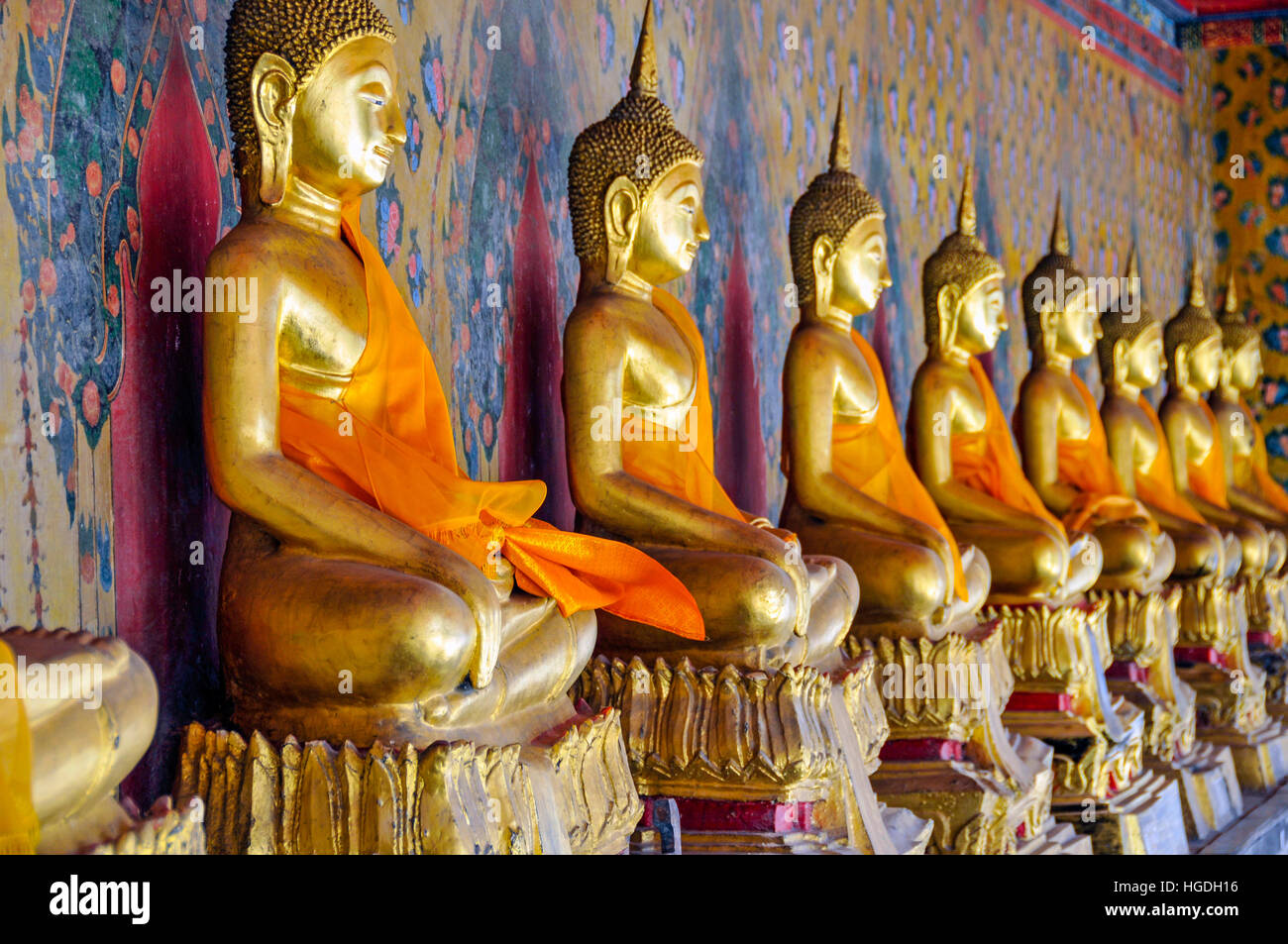 Estatuas de Buda, el Wat Arun Bangkok, Tailandia Foto de stock