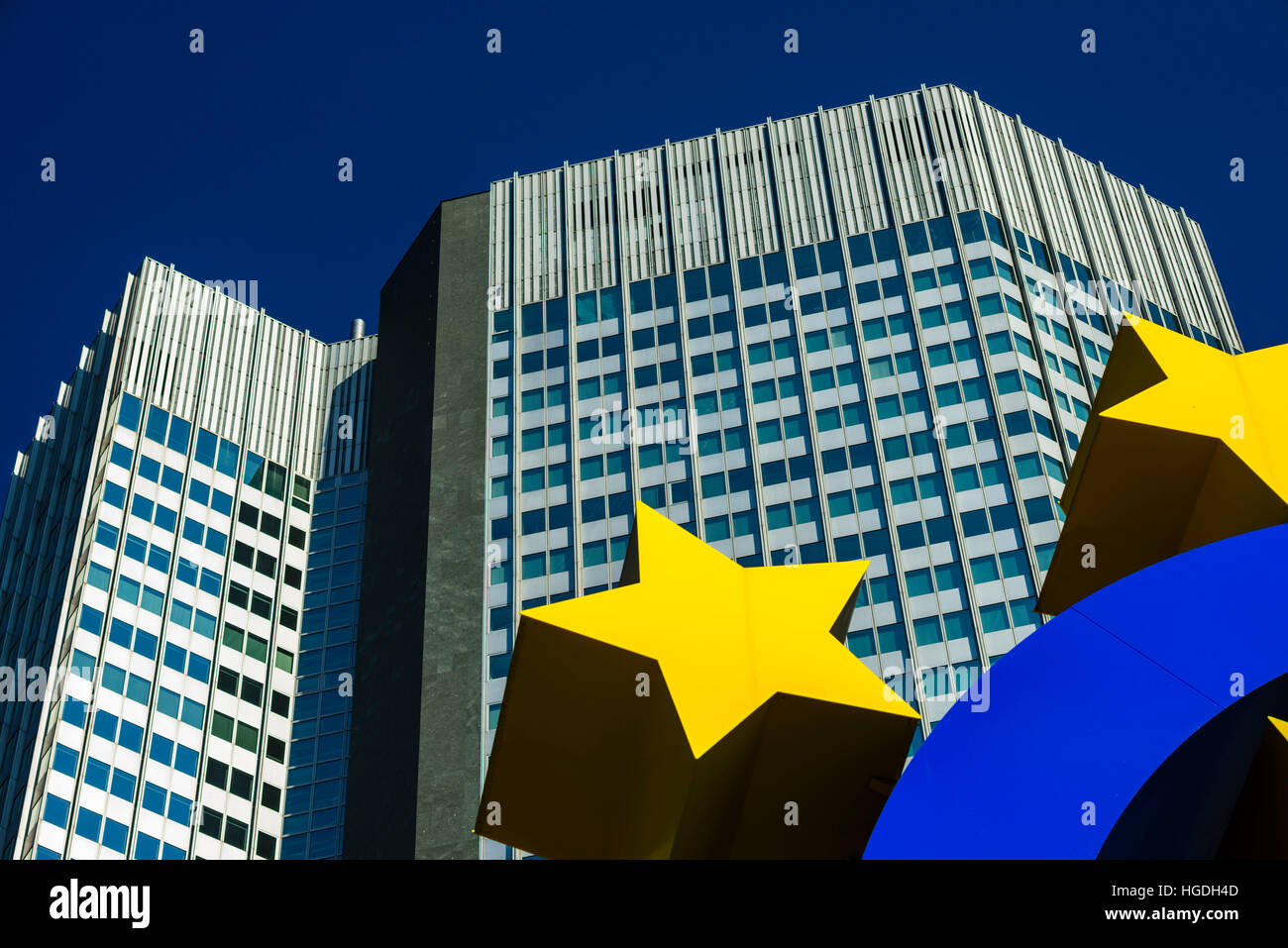 Signo del euro, la Eurotower, Francfort del Meno, Foto de stock