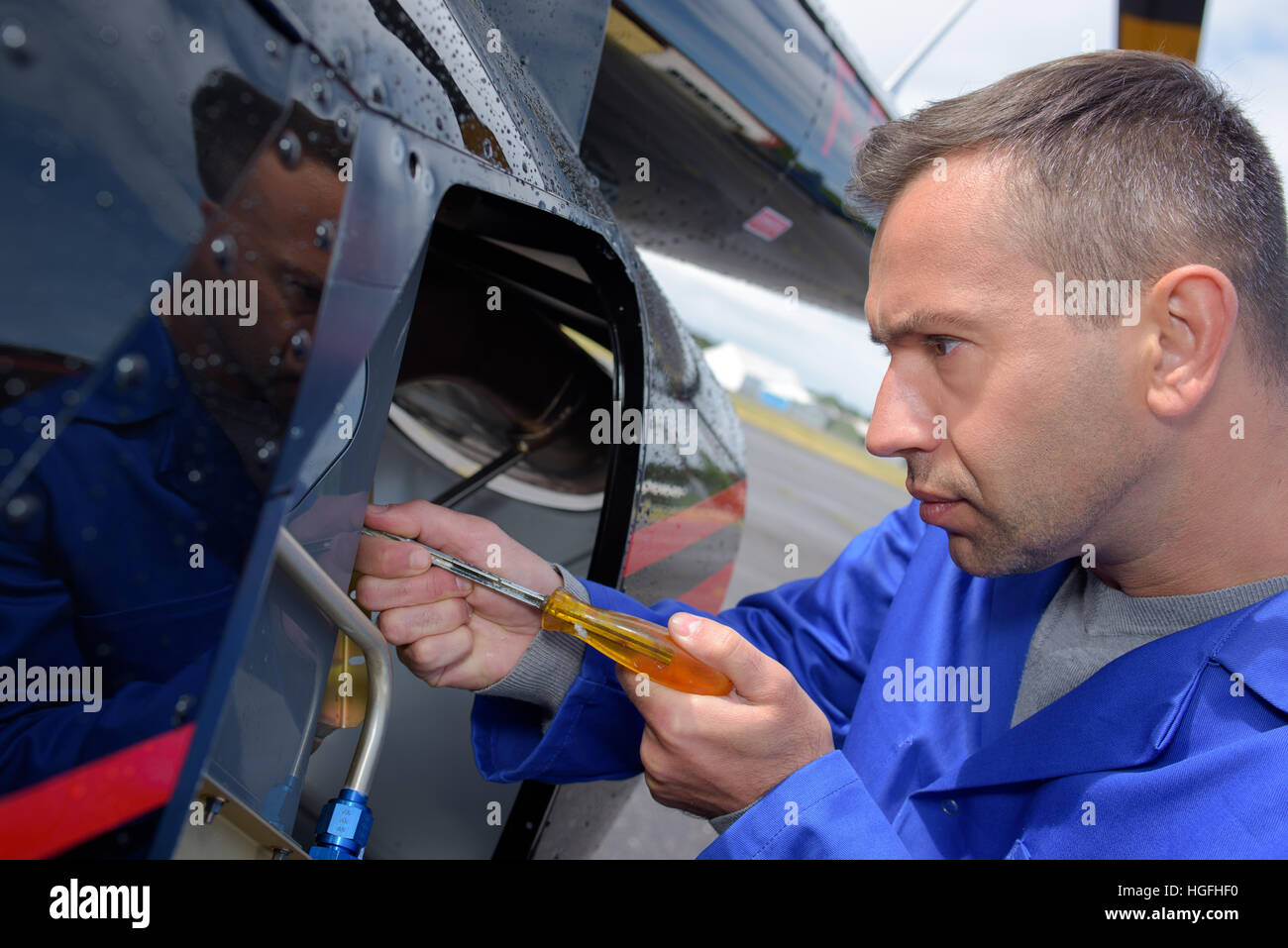 Ingeniero aeroespacial fotografías e imágenes de alta resolución - Alamy