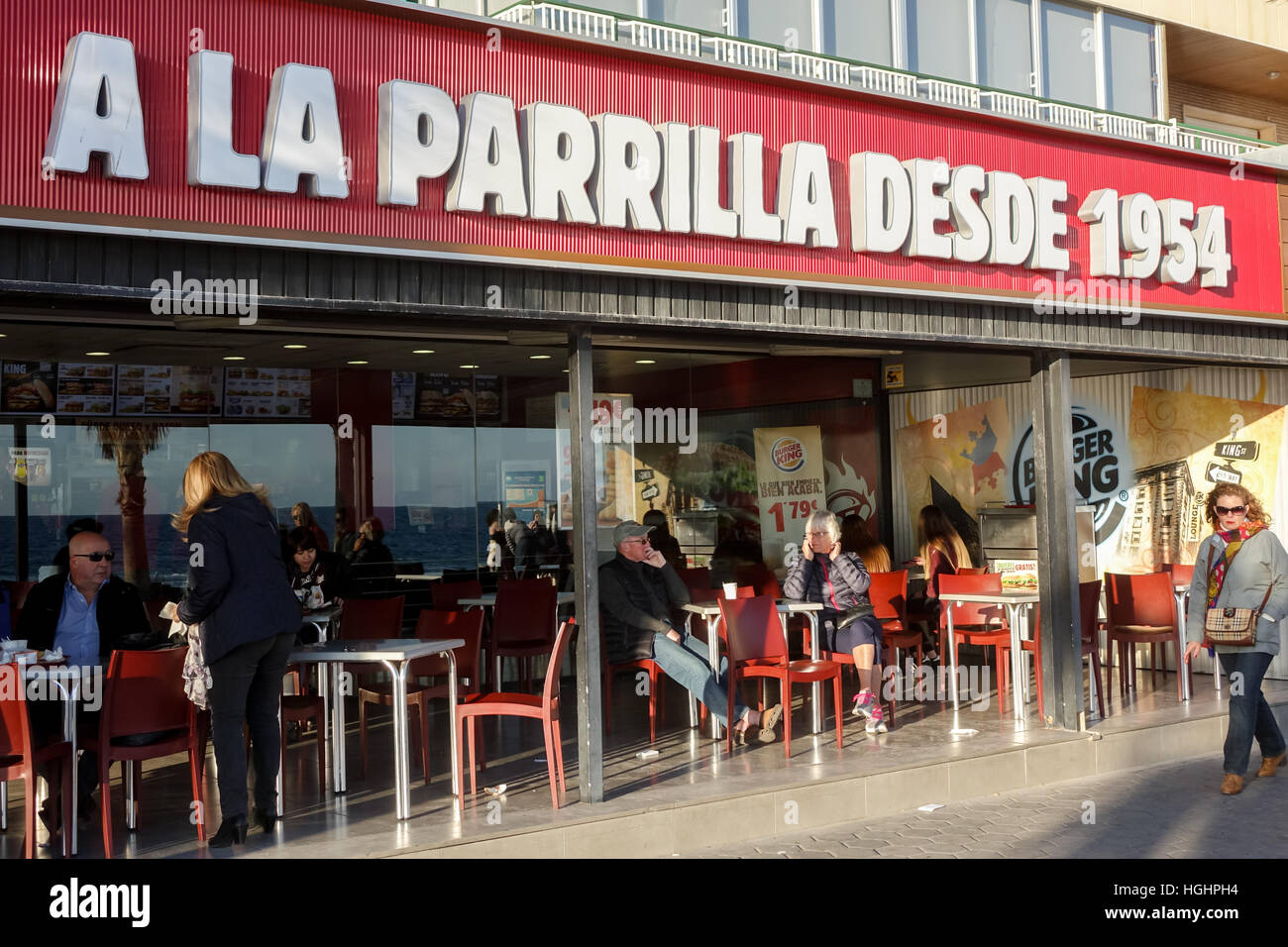 Restaurante Burger King y tomar distancia de la Playa de Levante, Benidorm  Fotografía de stock - Alamy