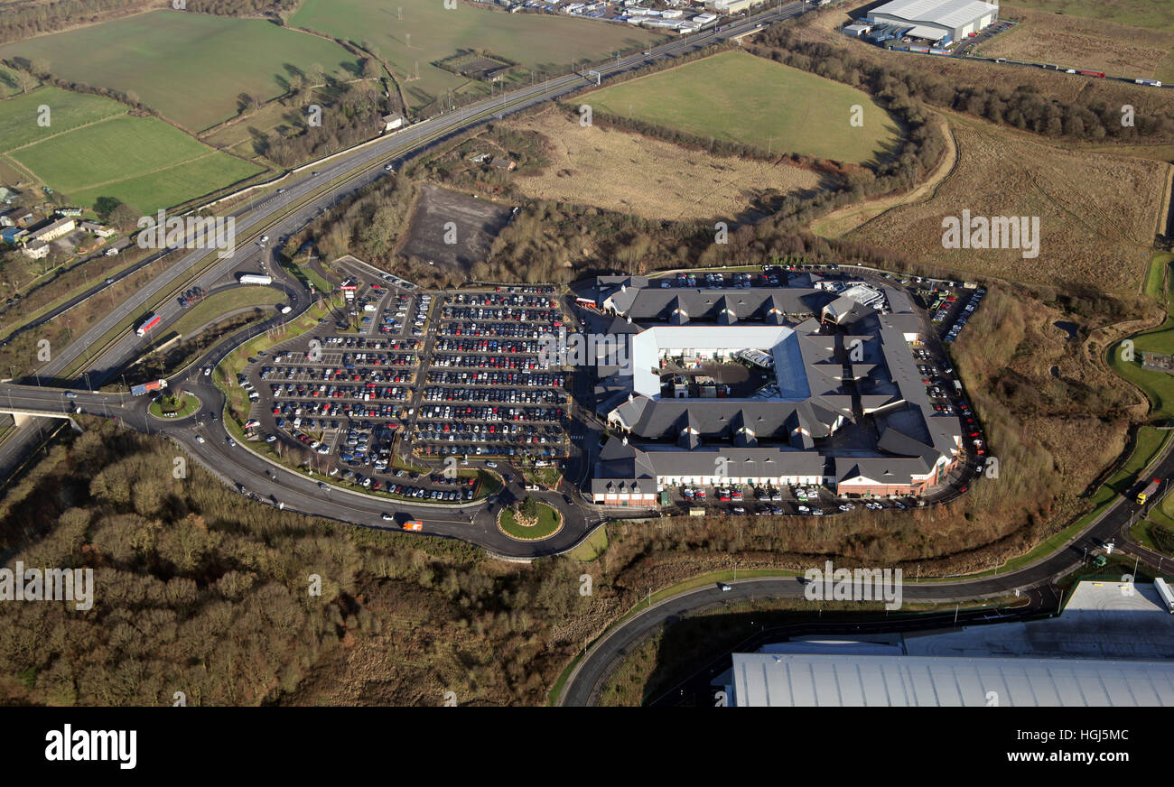 Vista aérea de la región de East Midlands Designer Outlet cerca de Nottingham, Reino Unido. Foto de stock