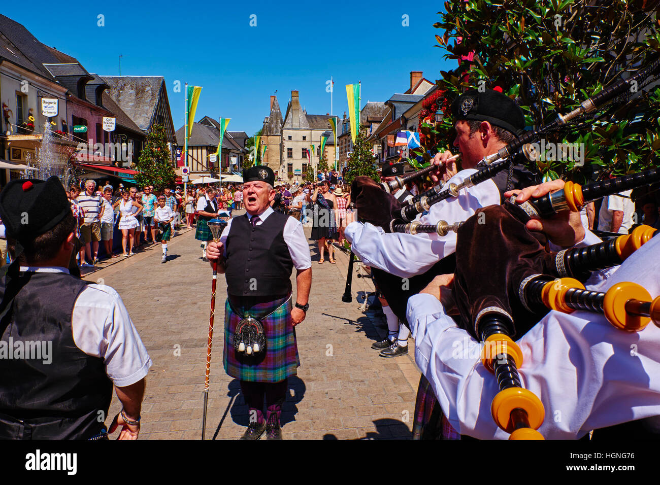 Francia, Cher (18), de Sologne, Aubigny-sur-Nere, la carretera de Jacques Coeur, Ciudad de Stuart, el festival Franco-Scottish Foto de stock