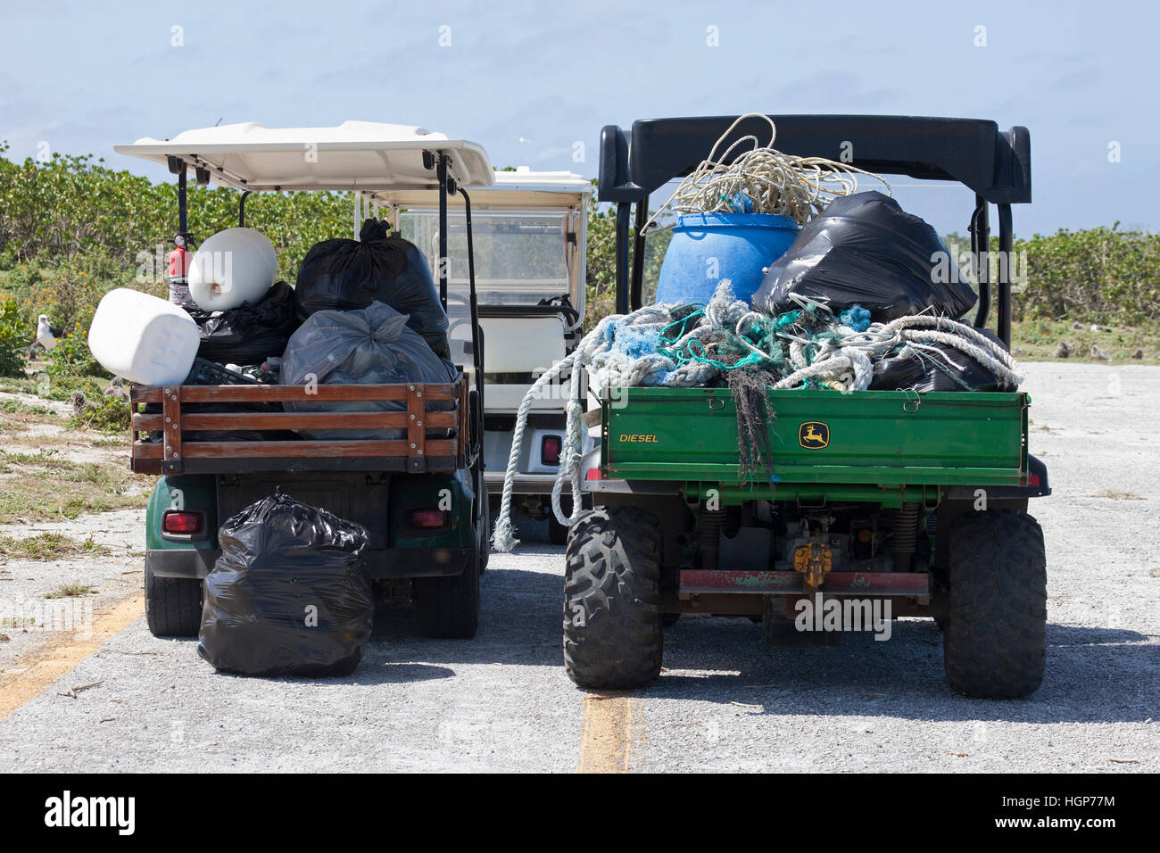 Los desechos marinos recogidos de costas insulares por voluntarios para evitar que el plástico, cuerdas y redes de dañar la vida silvestre Foto de stock