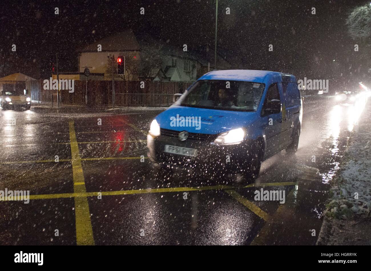 Ascot, Reino Unido. 12 ene, 2017. La hora pico de tráfico como la nieve
