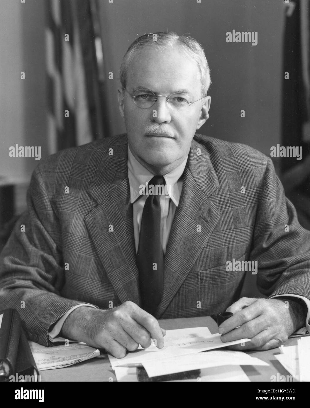 Retrato de W Allen Dulles, el primer Director civil de la Agencia Central de Inteligencia. Foto de stock
