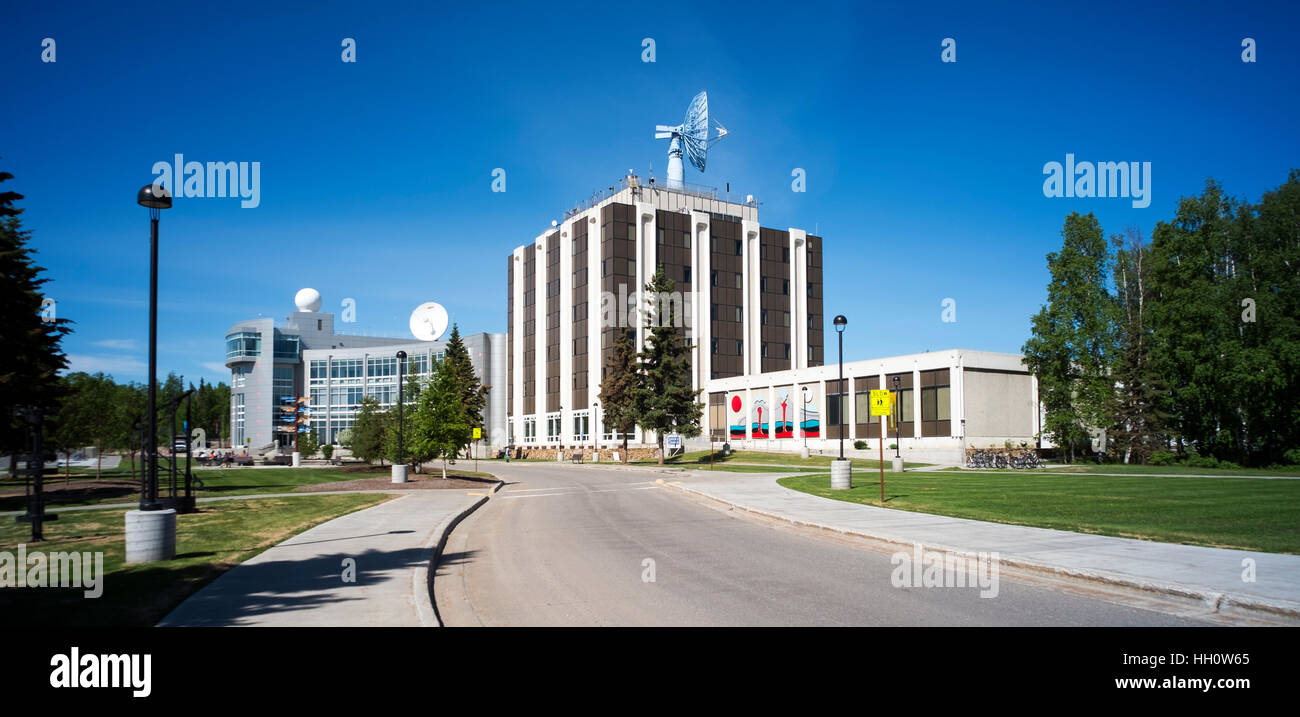 Instituto de Física de GEO en la UAF en Fairbanks. Fairbanks es la ciudad más grande en la región interior de Alaska. Según estimaciones de 2014, la población de la ci Foto de stock