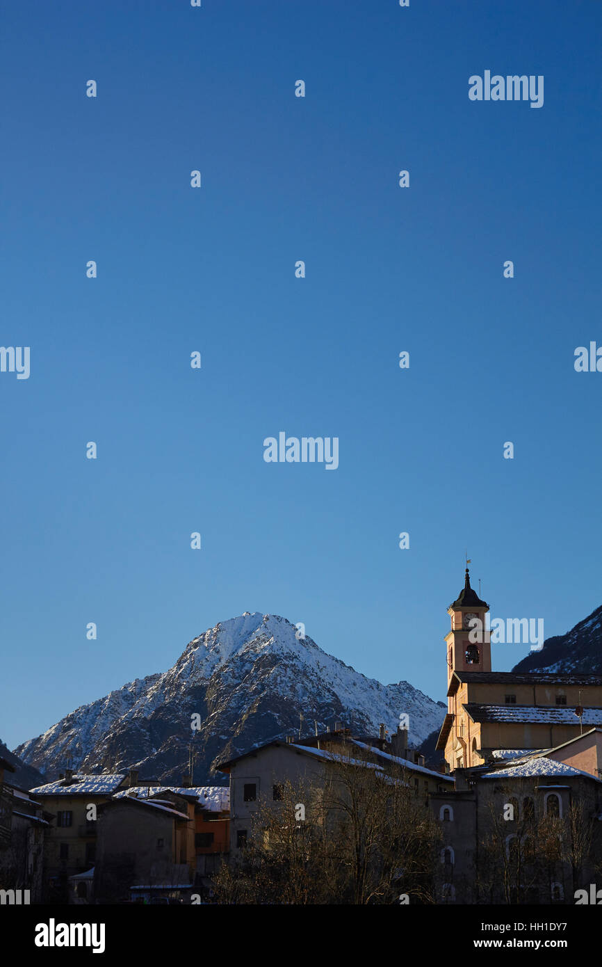 Iglesia de la aldea, Entracque, Cuneo, Alpes Italianos, Piamonte, Italia Foto de stock