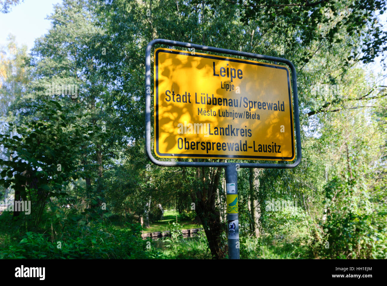 Lübbenau/Spreewald: signo Local en alemán y en sorabo Spreewald, , de Brandenburg, Alemania Foto de stock