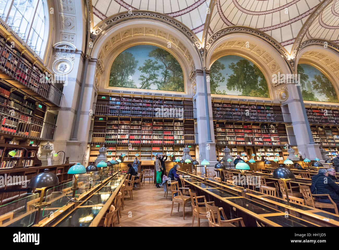 París, Francia 14 de enero de 2017 : Labrouste famosa sala de conferencias  en la Biblioteca Nacional francesa rue Vivienne en París Fotografía de  stock - Alamy